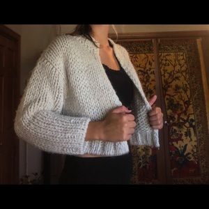 Cropped greyish/white cardigan